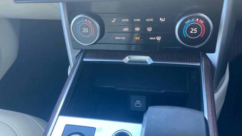 Land Rover Range Rover 3.0 D300 HSE 4dr Auto Diesel Estate